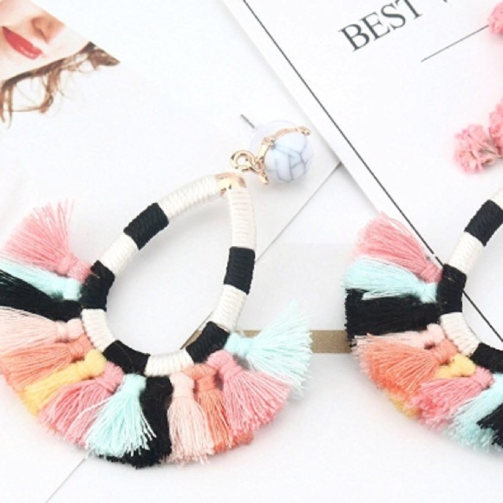 💕Multicolored WOMAN’S Tassle Boho EARRINGS *NWT* - Picture 6 of 8